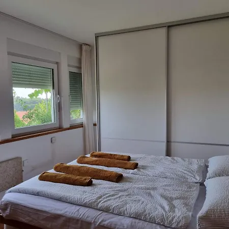 F13 Apartman *