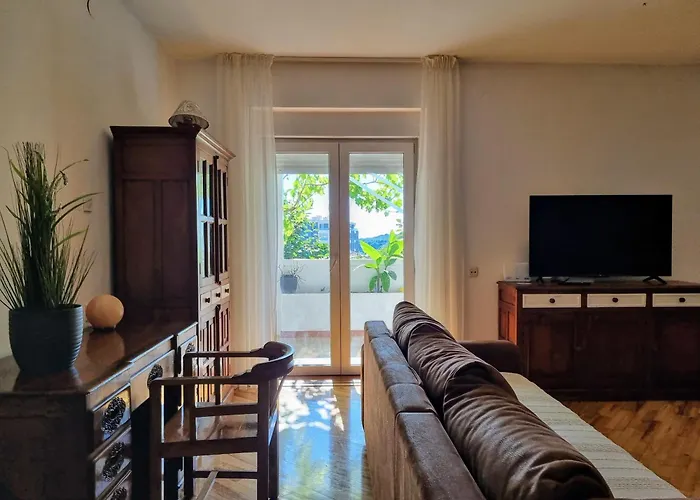Apartment F13 *